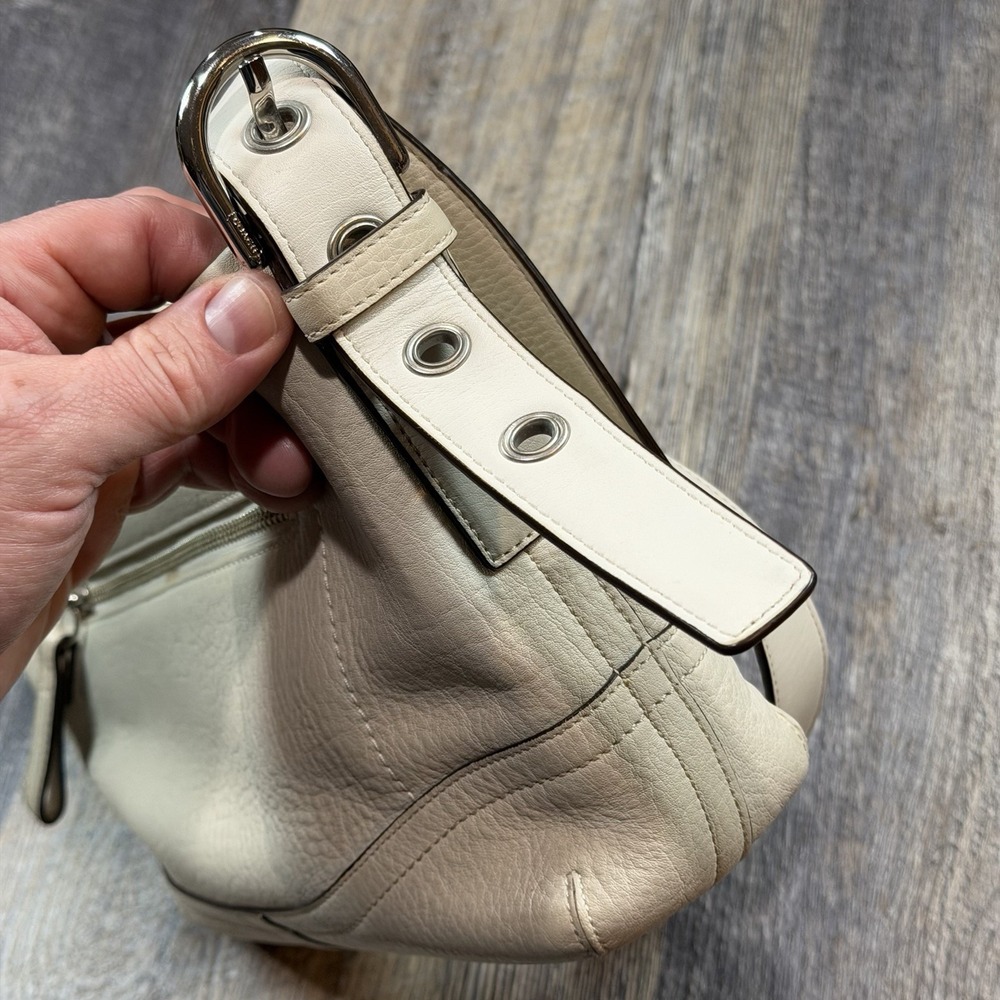 Vintage Coach Ivory White Leather Shoulder Bag Crossbody Adjustable Strap F10942 - Picture 6 of 16